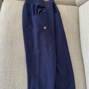 Figs Kade Cargo Scrub Pants- Navy- size XS Petite